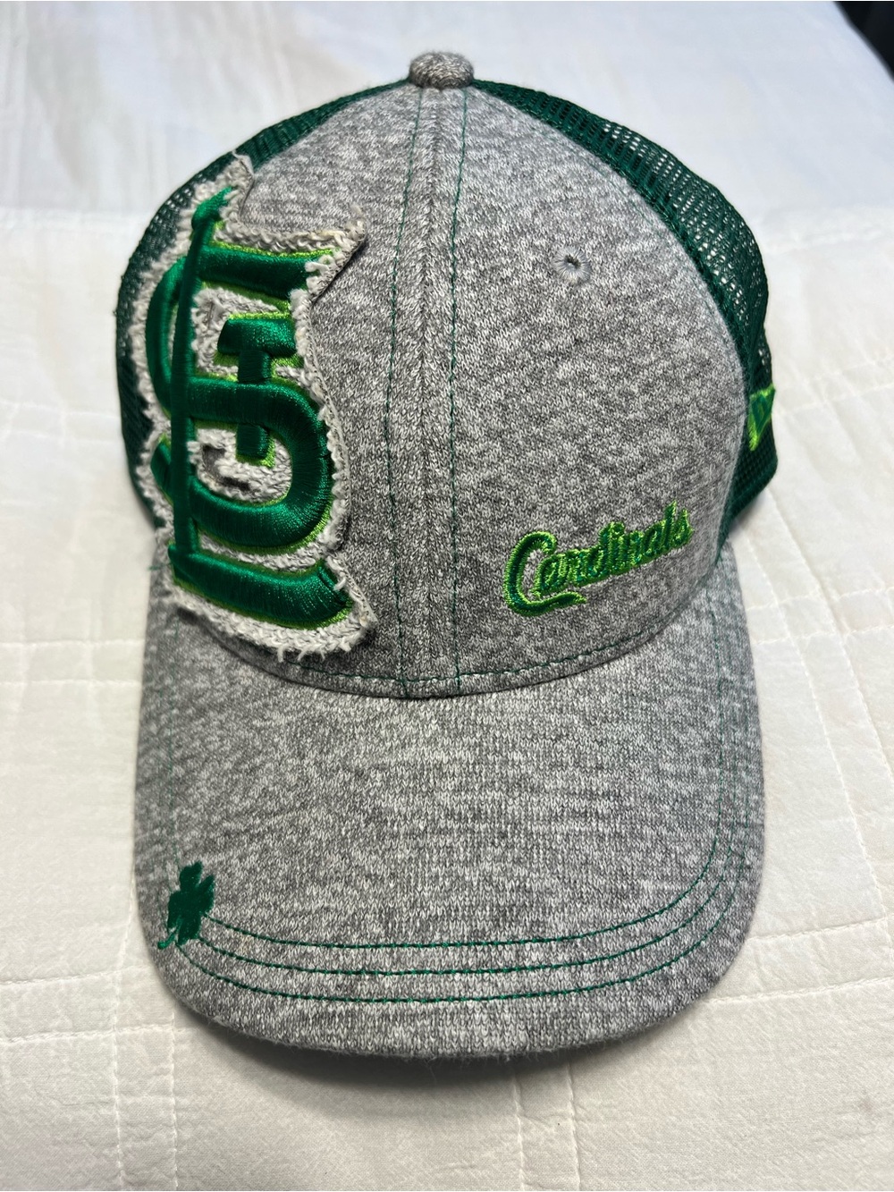 Rare New Era Women’s St Patty’s Day  St. Louis Cardinals Mesh Back Baseball Hat